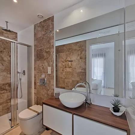 Beachfront Luxury Apartments By Nras Arenales del Sol Room photo