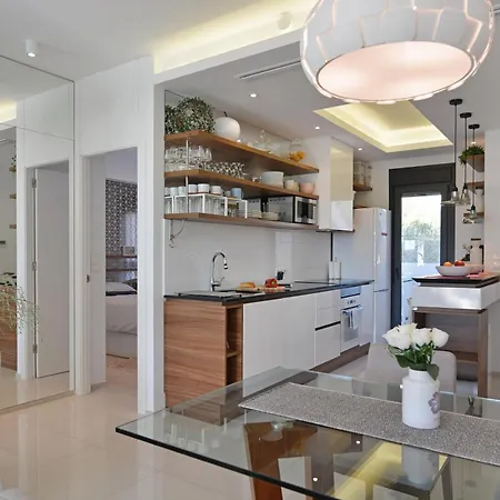Beachfront Luxury Apartments By Nras Arenales del Sol Room photo