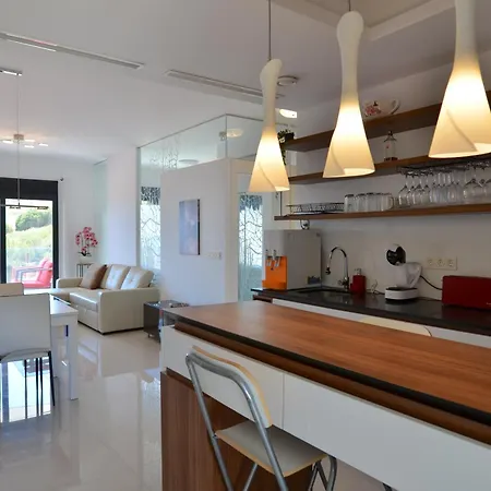 Beachfront Luxury Apartments By Nras Arenales del Sol Room photo