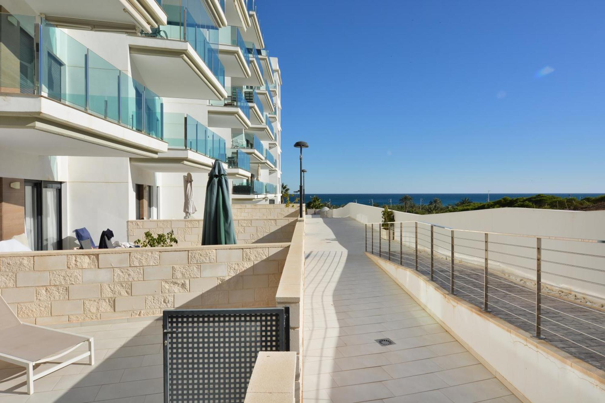 Apartment Beachfront Luxury By Nras